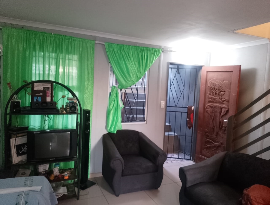 2 Bedroom Property for Sale in Delft Western Cape